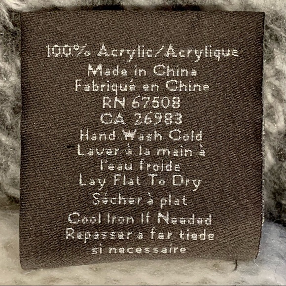 Vince Camuto Gray & White Print Scarf - Picture 5 of 5